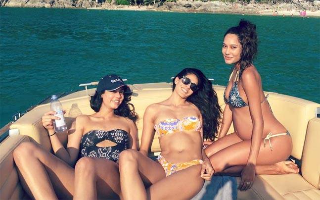 File:Lisa Haydon announces pregnancy2.jpg